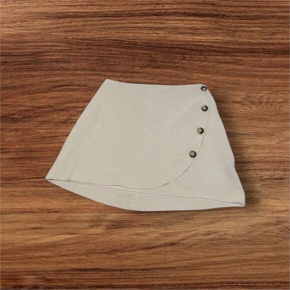 Maeve by Anthropologie Women's Size 1X Ivory Knit Mini Wrap Skirt Side Buttons - Picture 1 of 8